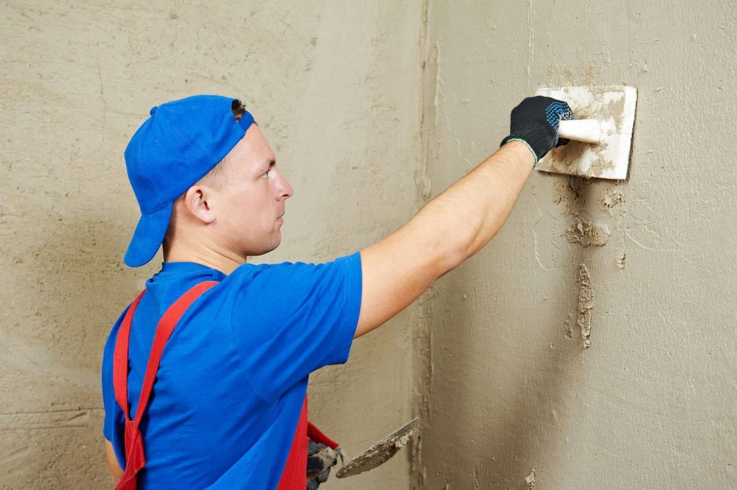 معالجة تشققات الجدران بالرياض